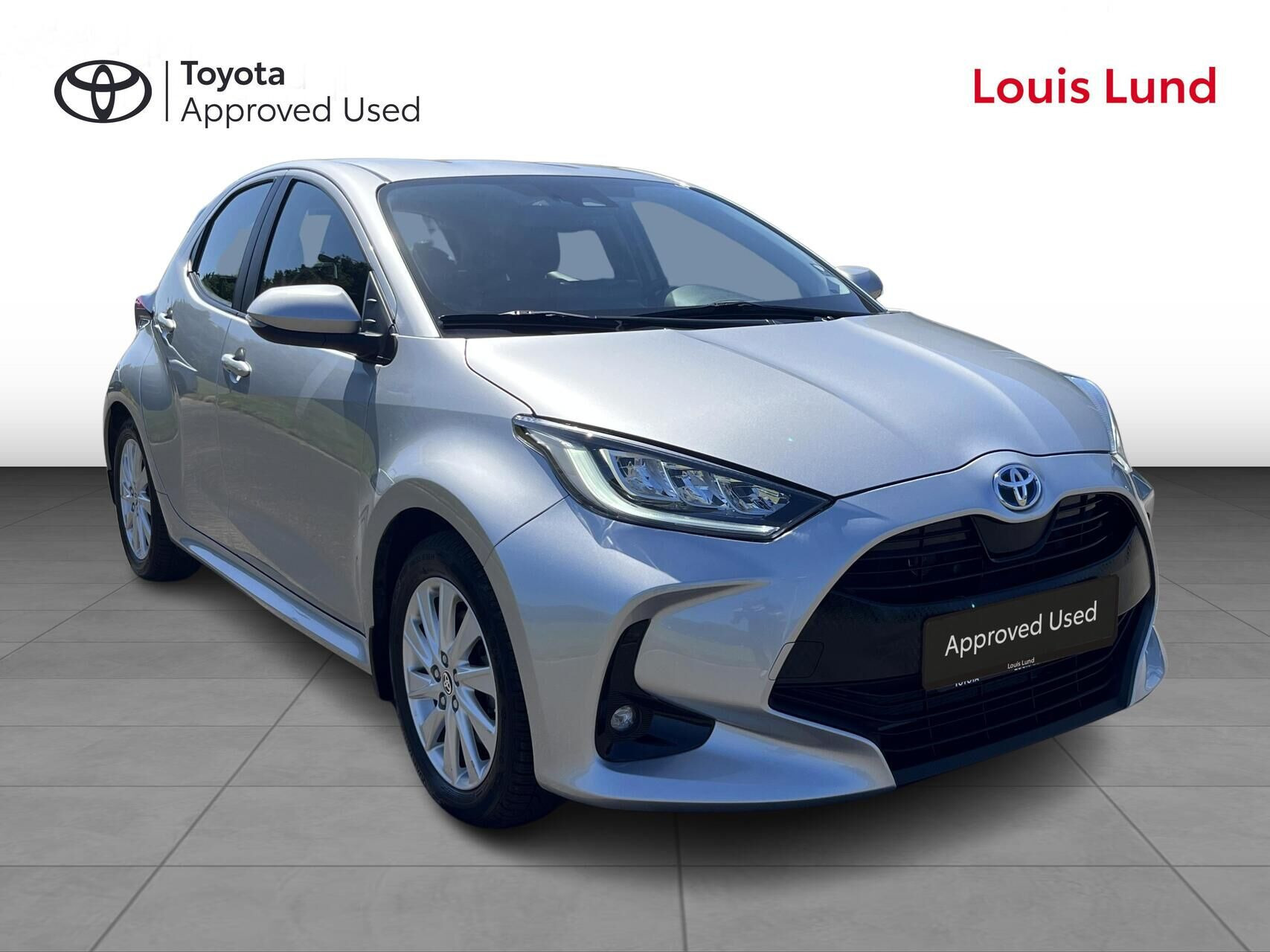 Sølv Toyota Yaris fra 2022