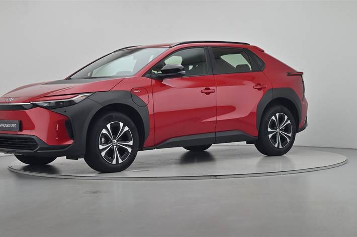 Rød Toyota BZ4X fra 2024