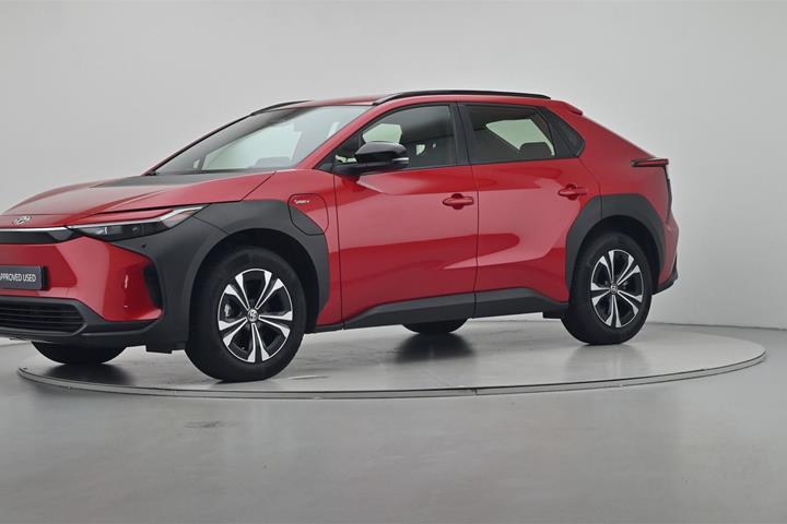 Rød Toyota BZ4X fra 2024 set udefra