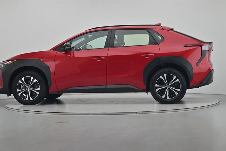 Rød Toyota BZ4X fra 2024
