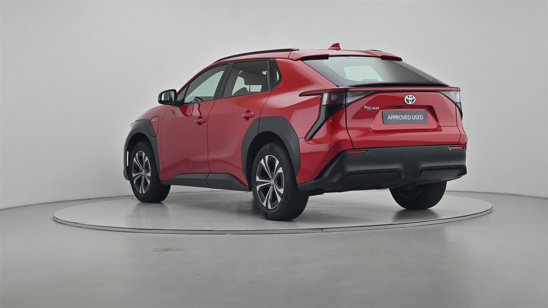 Rød Toyota BZ4X fra 2024