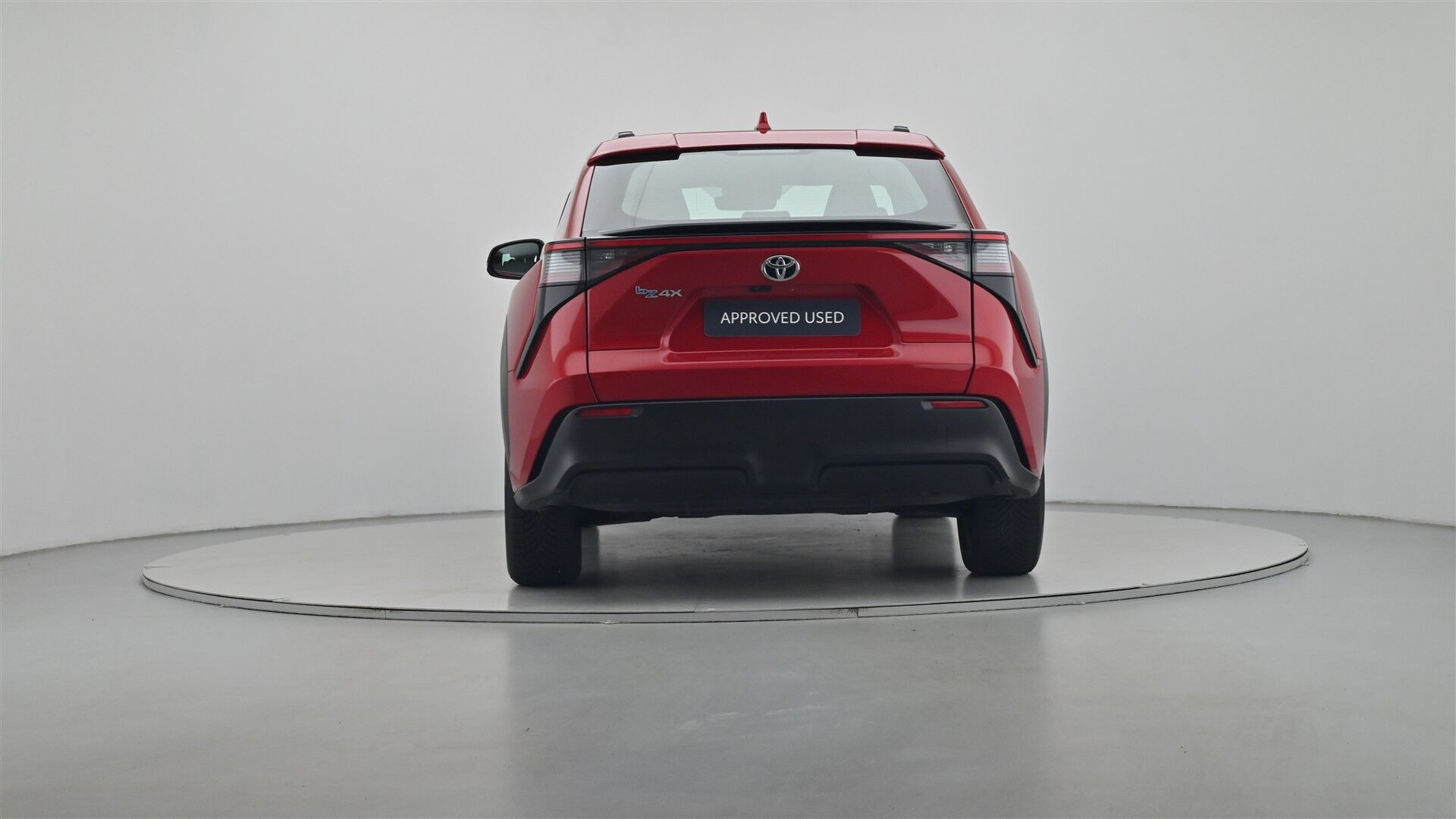 Rød Toyota BZ4X fra 2024