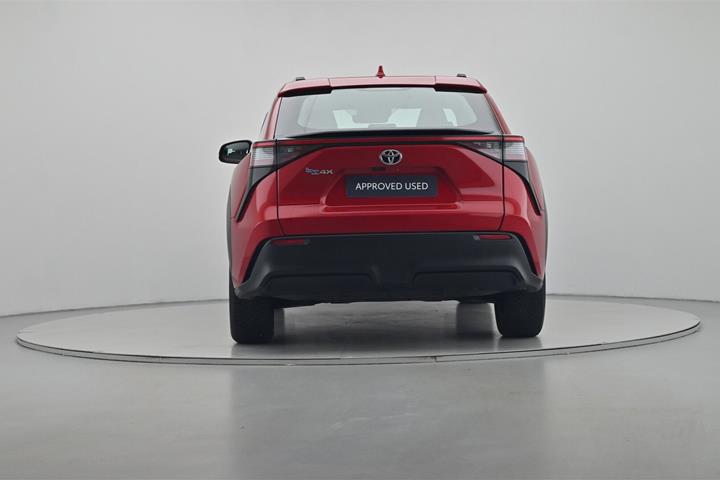 Rød Toyota BZ4X fra 2024
