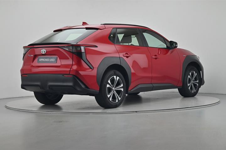 Rød Toyota BZ4X fra 2024