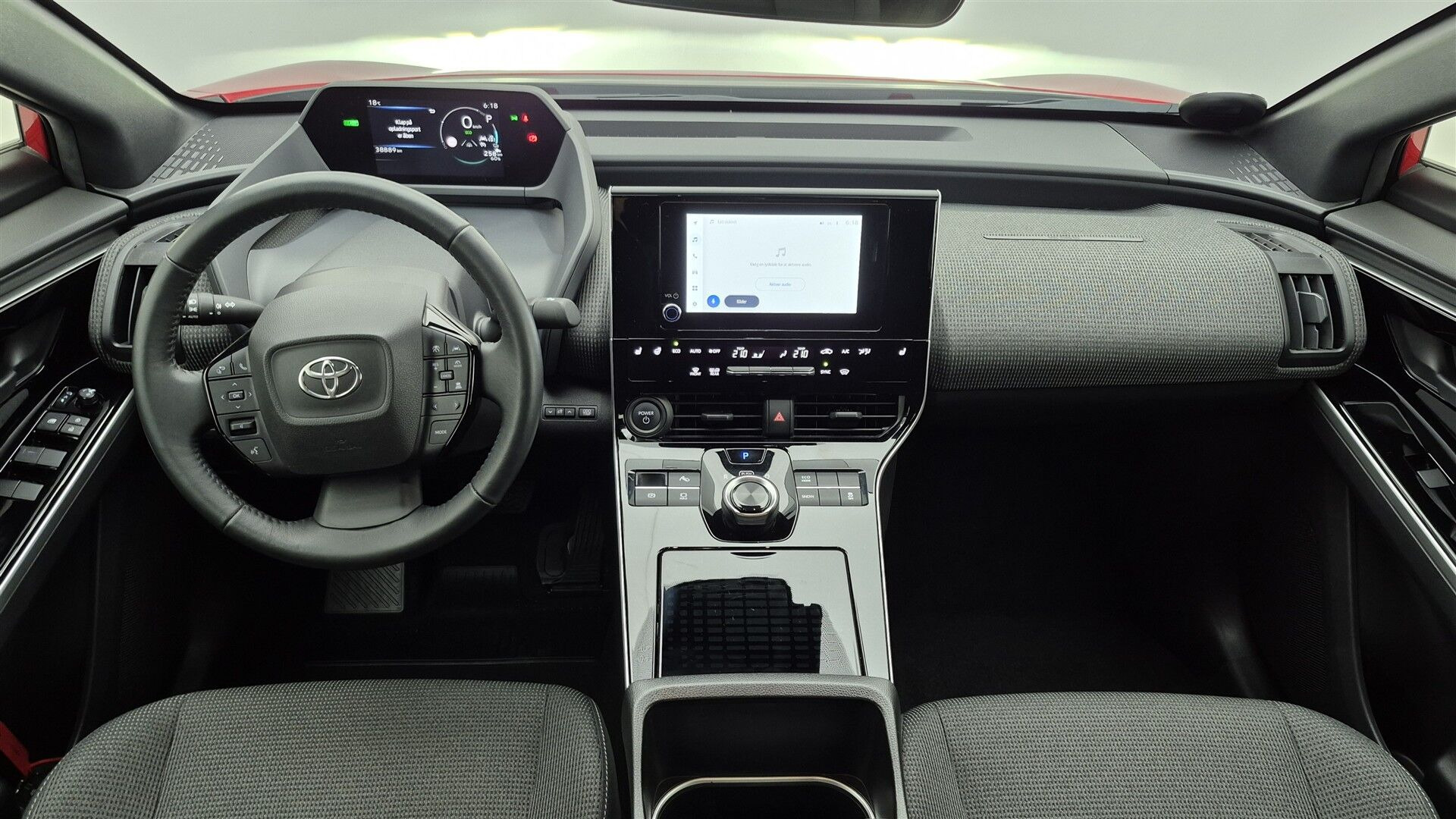 Rød Toyota BZ4X fra 2024
