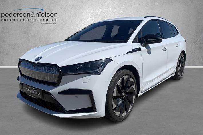Hvid Skoda Enyaq fra 2023