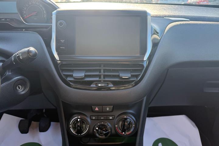 undefined Peugeot 208 fra 2012