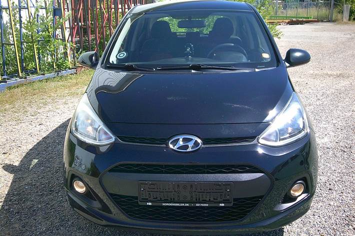 Gul Hyundai i10 fra 2015