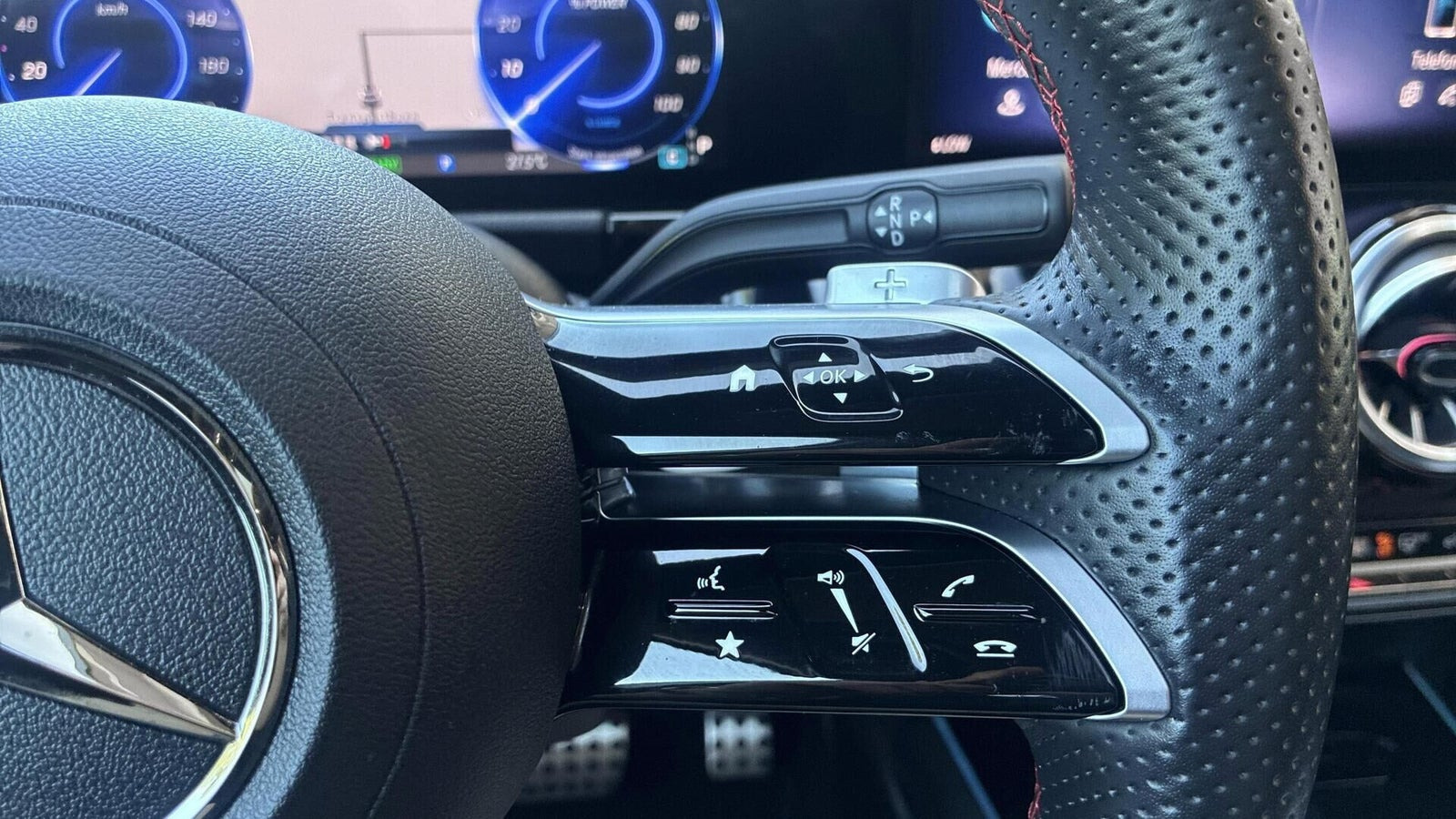 Sølv Mercedes EQA250+ fra 2025