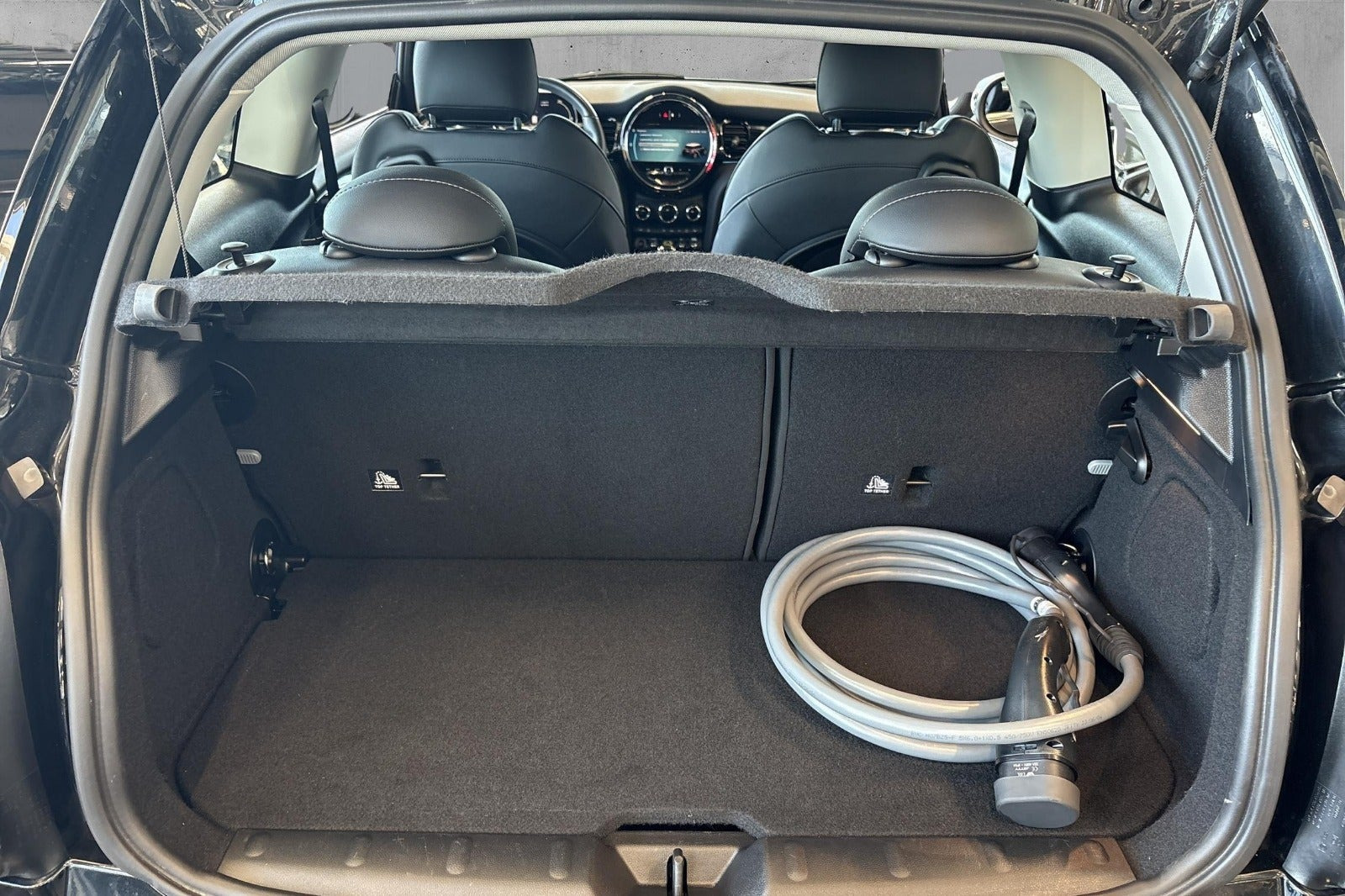 Sort Mini Cooper SE fra 2023