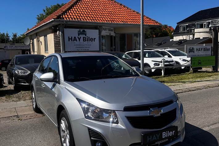 Sølv Chevrolet Cruze fra 2013