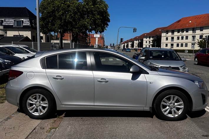 Sølv Chevrolet Cruze fra 2013