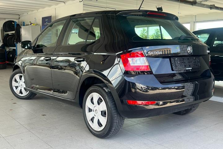 Sort Skoda Fabia fra 2019