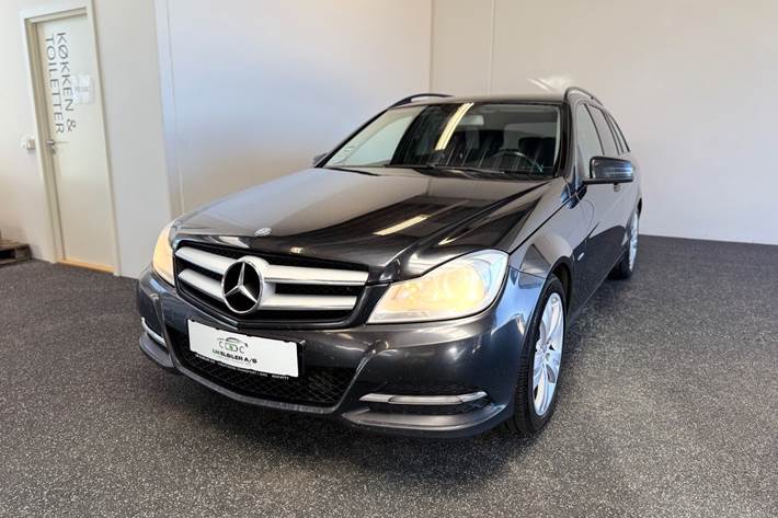 Sort Mercedes C220 fra 2012