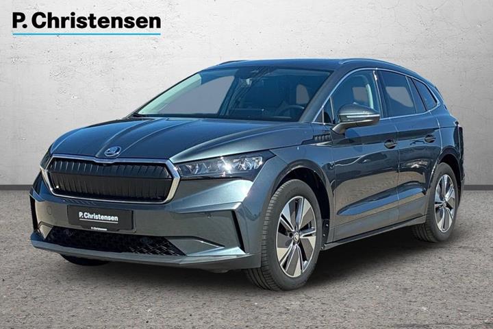 Grå Skoda Enyaq fra 2022 set udefra