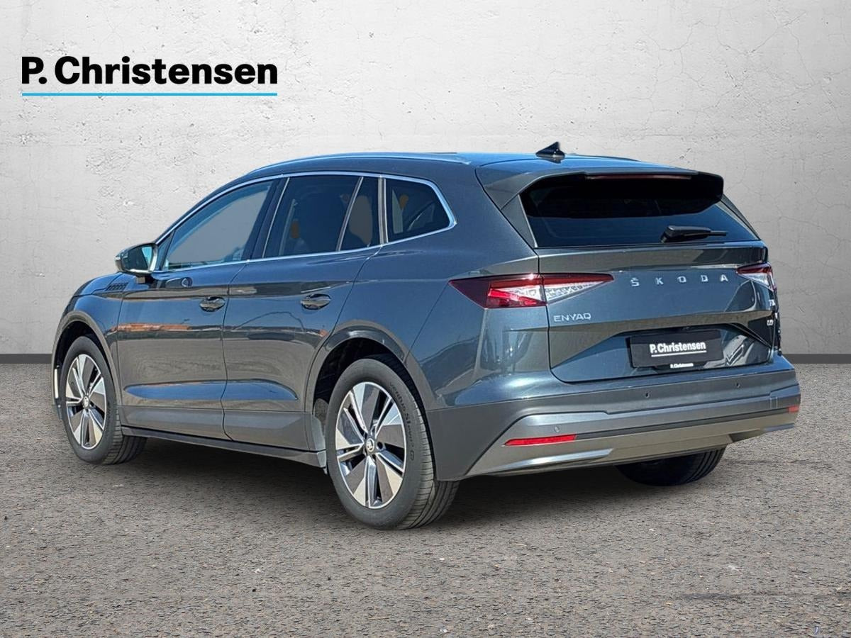 Grå Skoda Enyaq fra 2022