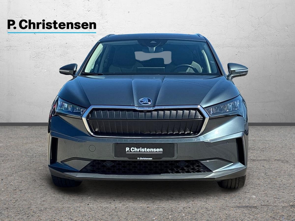 Grå Skoda Enyaq fra 2022