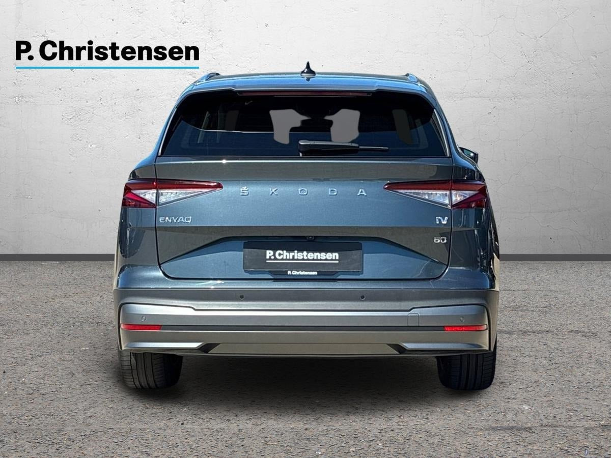 Grå Skoda Enyaq fra 2022