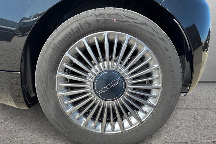 Sort Fiat 500e fra 2023