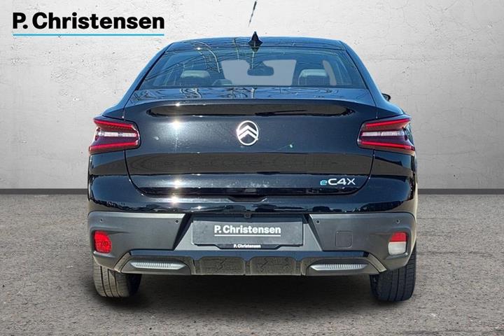 Sort Citroën ë-C4 X fra 2025