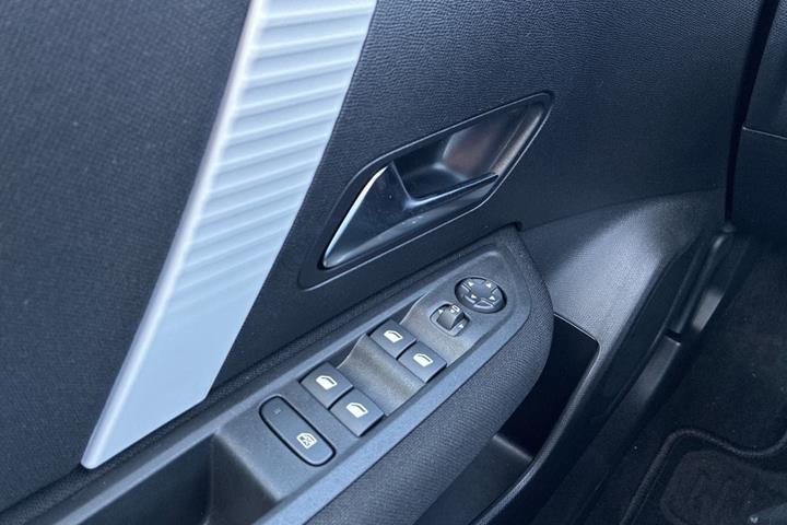 Sort Citroën ë-C4 X fra 2025