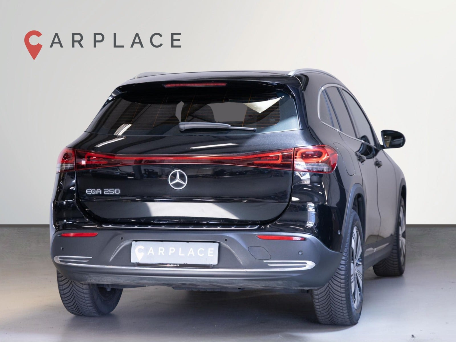 Sort Mercedes EQA250 fra 2023