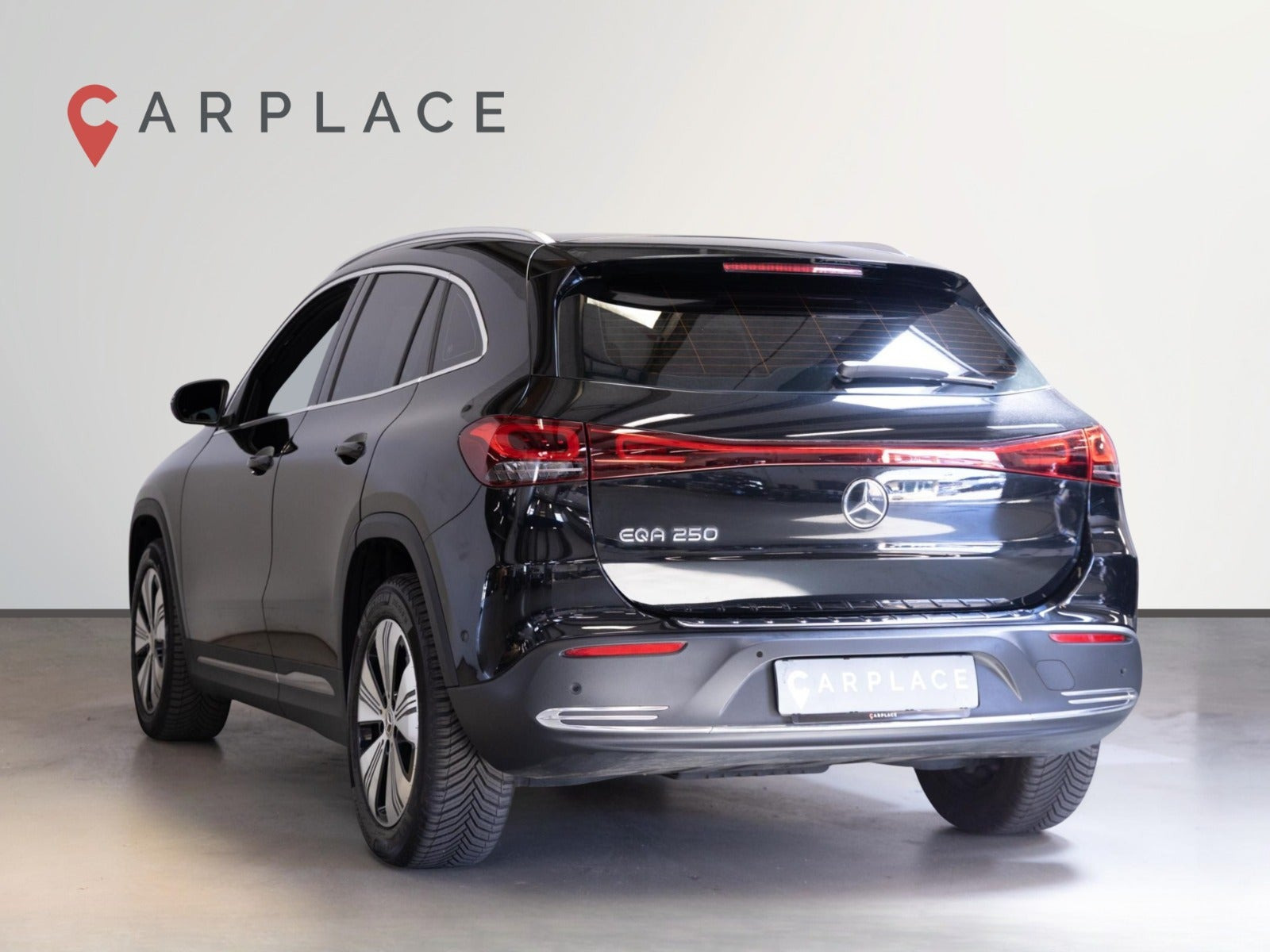 Sort Mercedes EQA250 fra 2023
