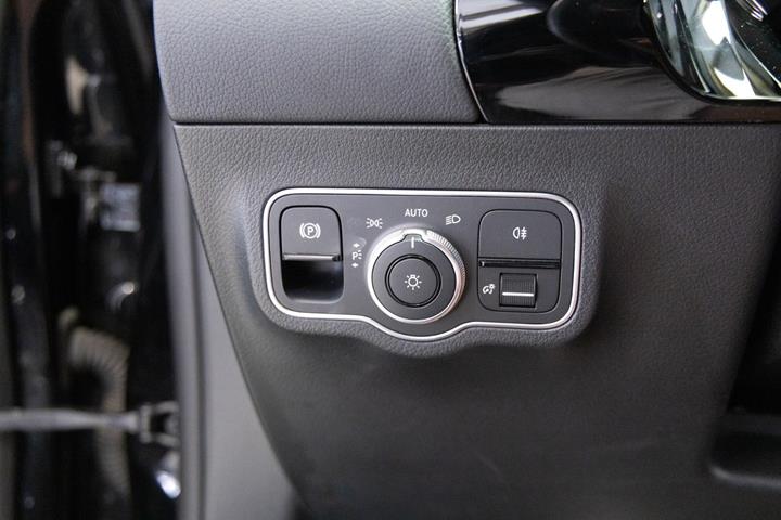 Sort Mercedes EQA250 fra 2023