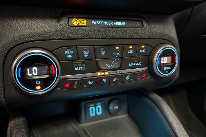Hvid Ford Kuga fra 2022