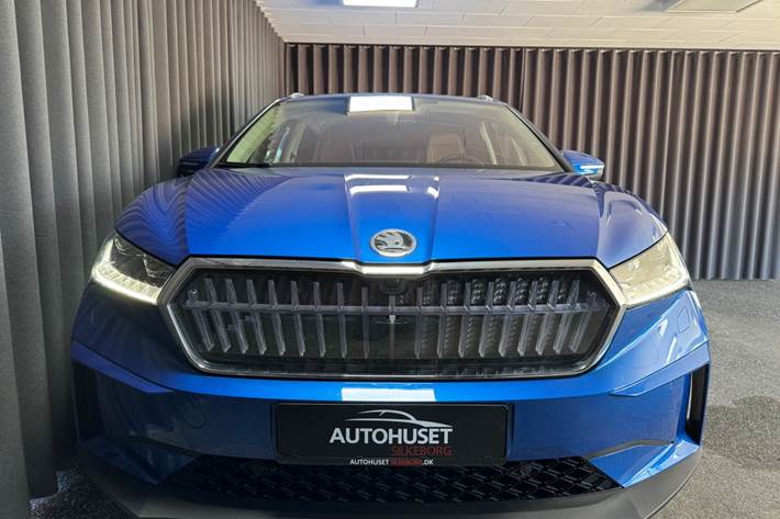 Blå Skoda Enyaq fra 2021