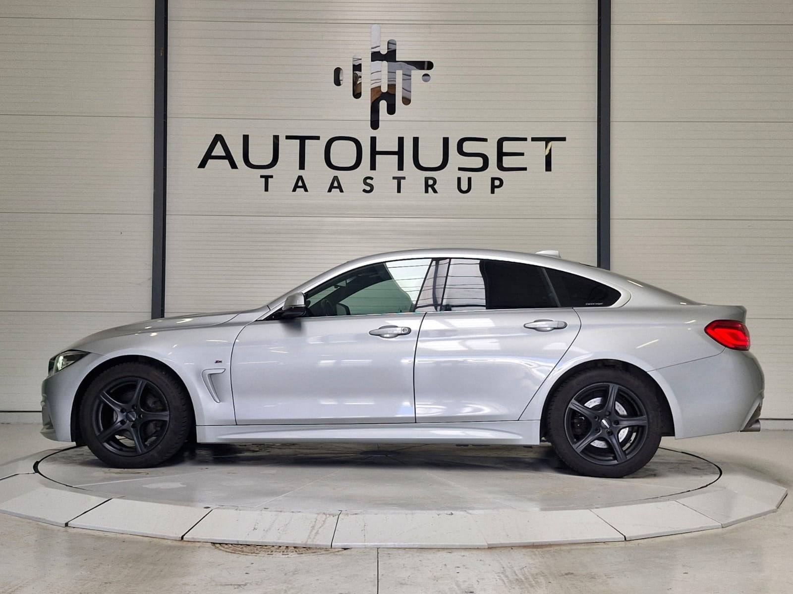 Sølv BMW 420i fra 2019
