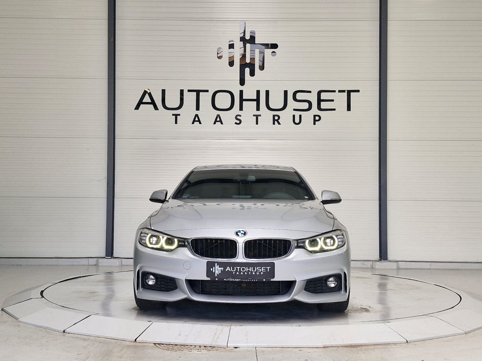 Sølv BMW 420i fra 2019