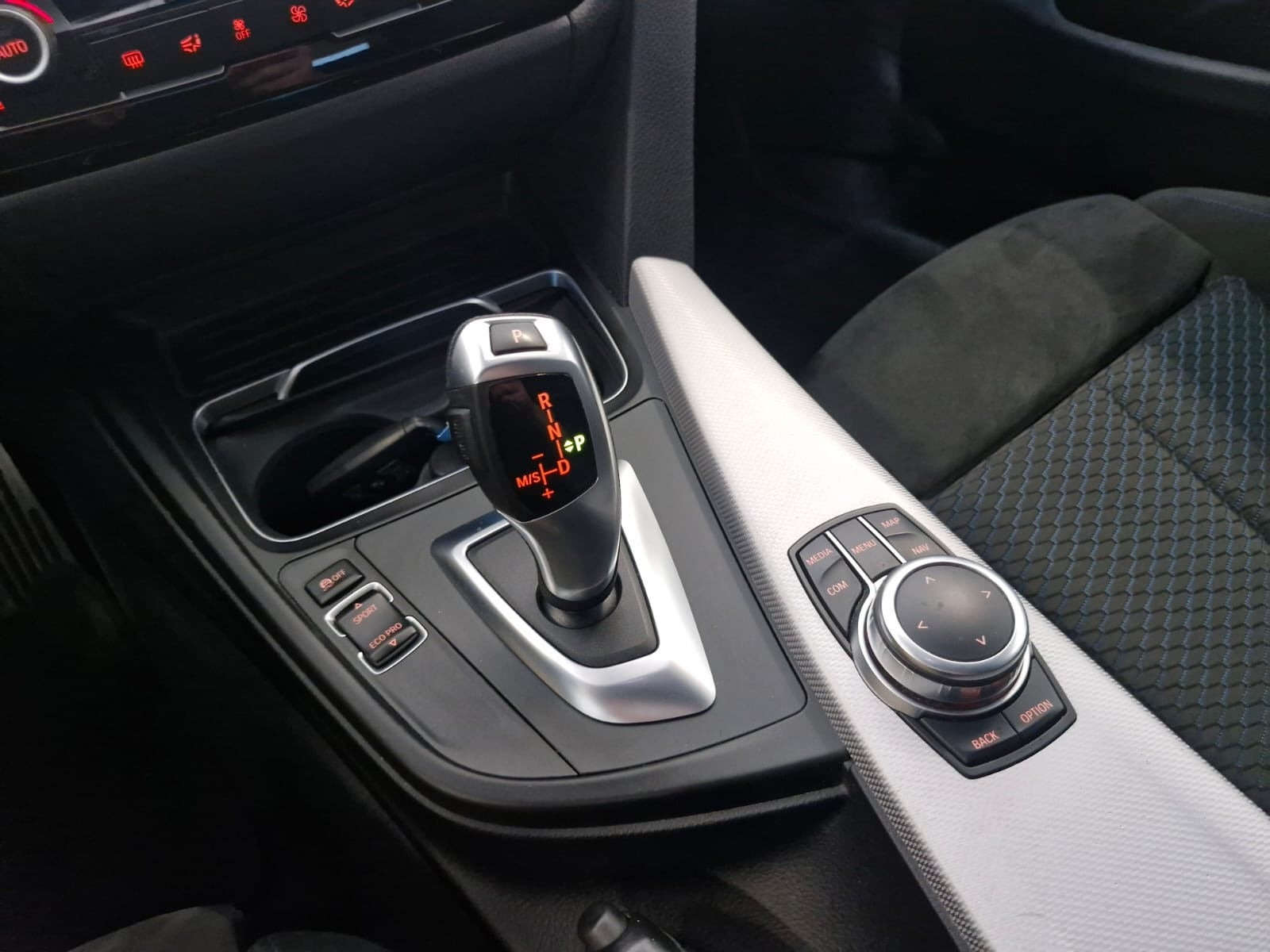 Sølv BMW 420i fra 2019