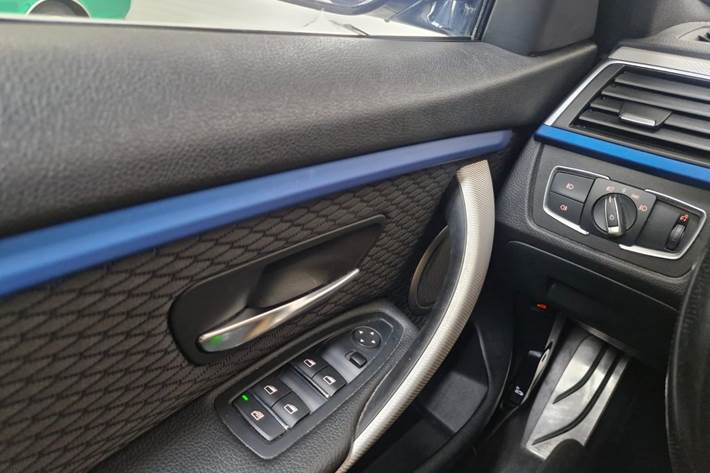 Sølv BMW 420i fra 2019