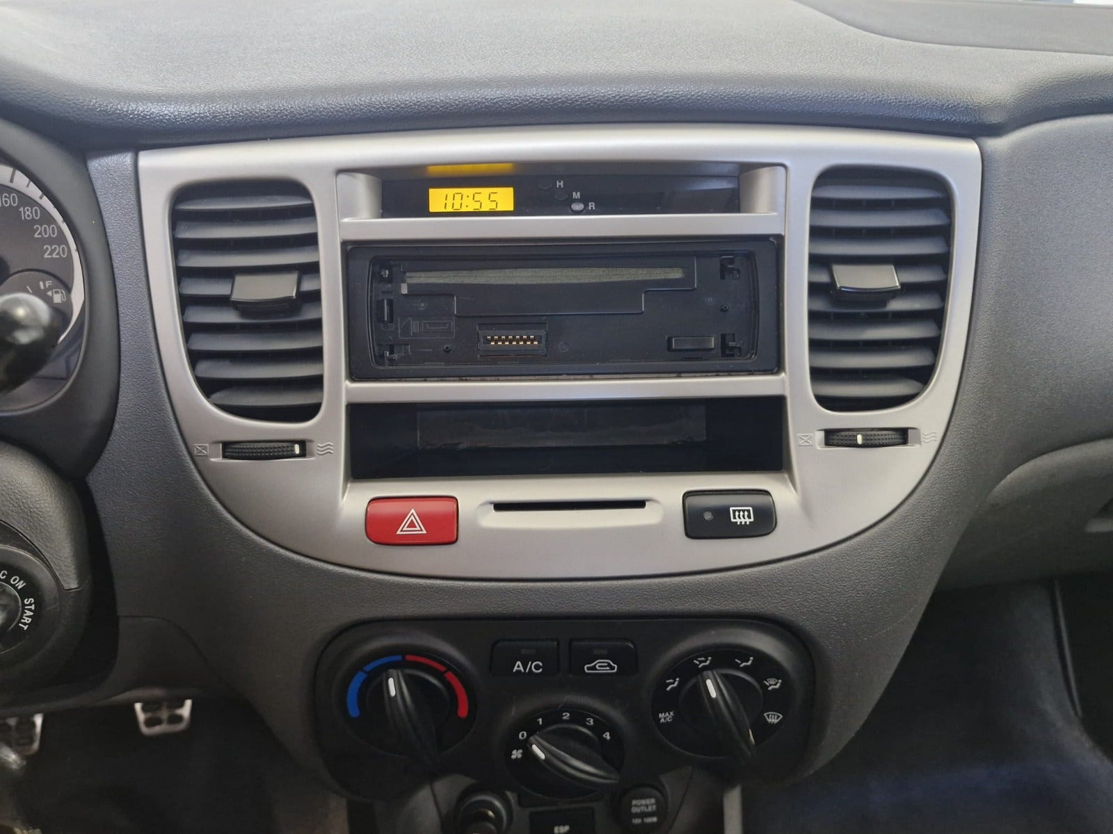 Rød Kia Rio fra 2007