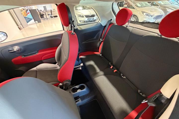 Hvid Fiat 500 fra 2017