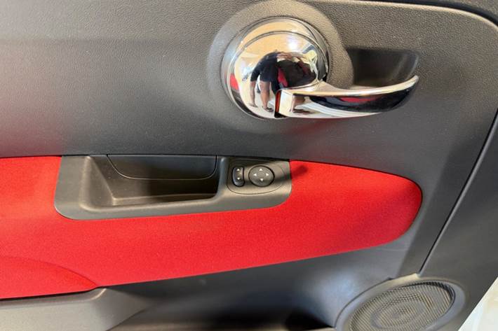 Hvid Fiat 500 fra 2017