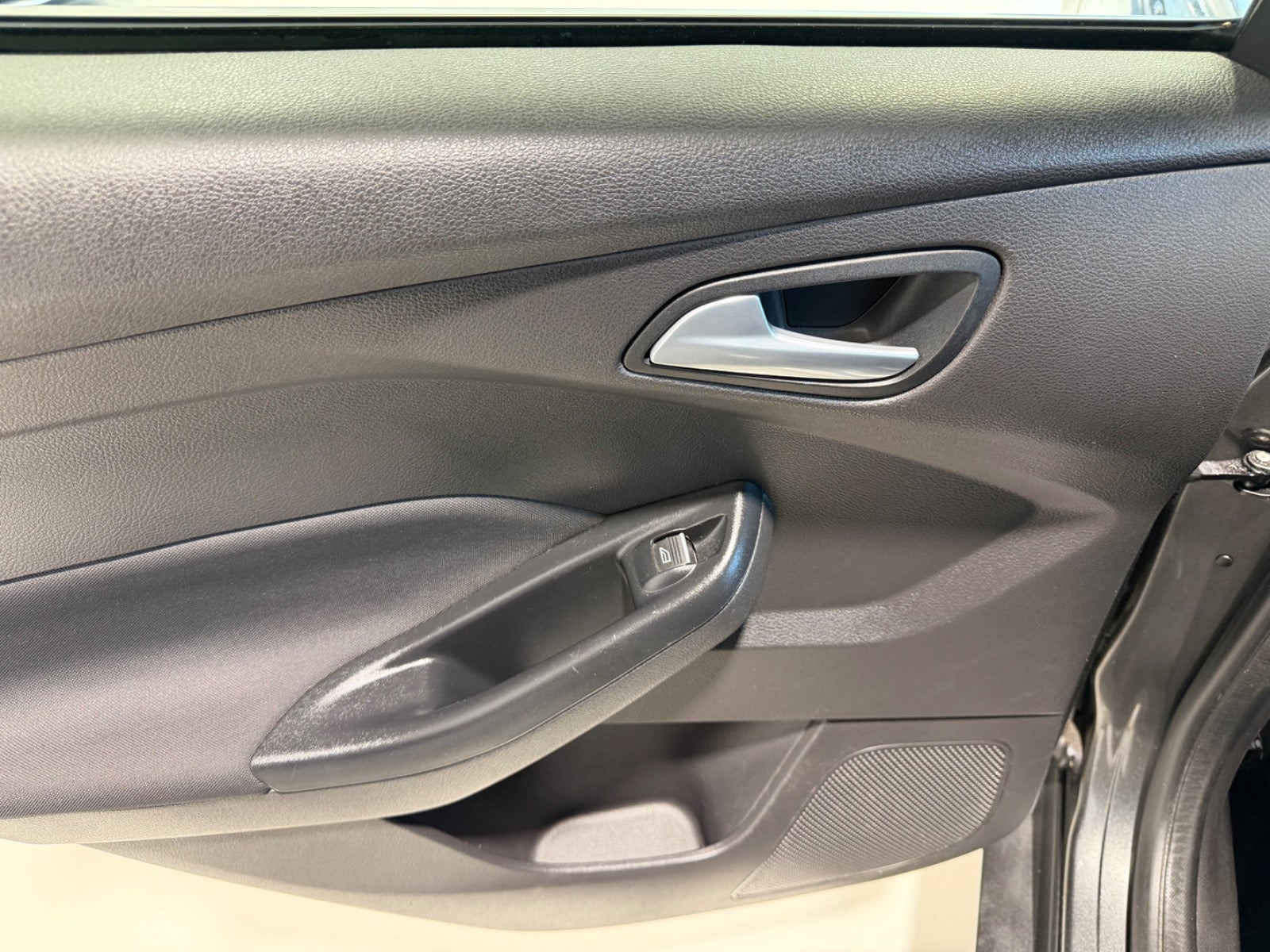 Grå Ford Focus fra 2016