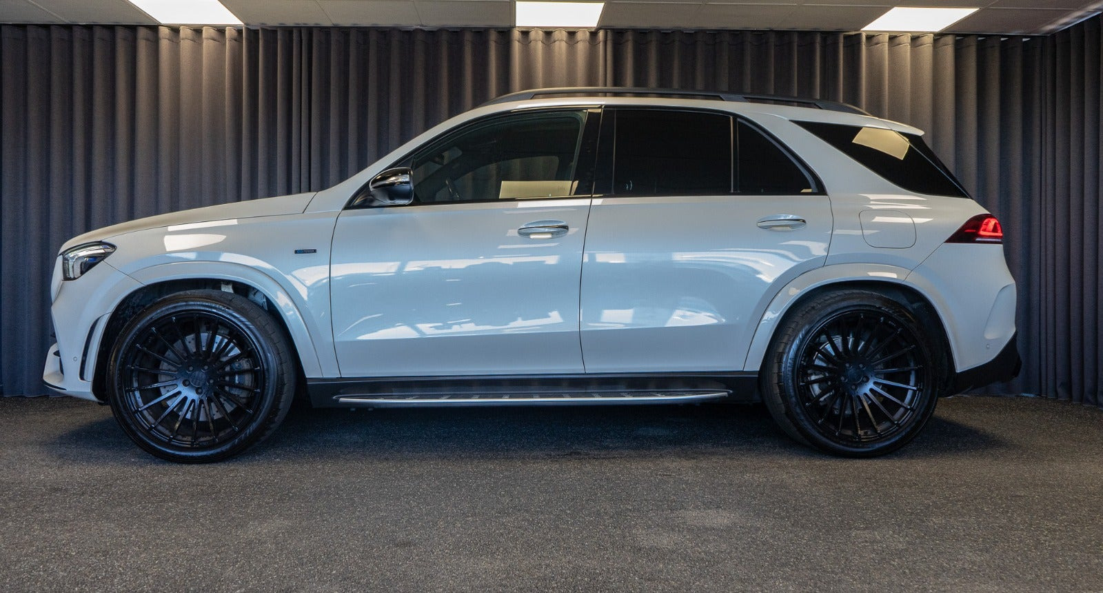 Hvid Mercedes GLE350 de fra 2020