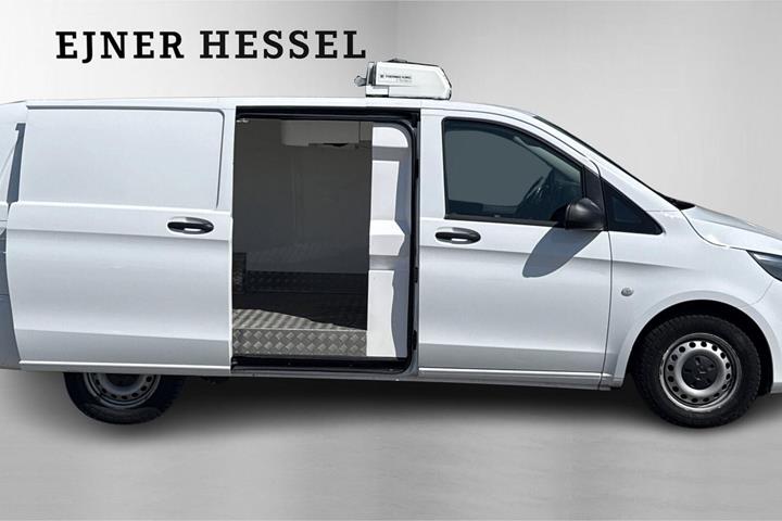 Hvid Mercedes Vito 114 fra 2021