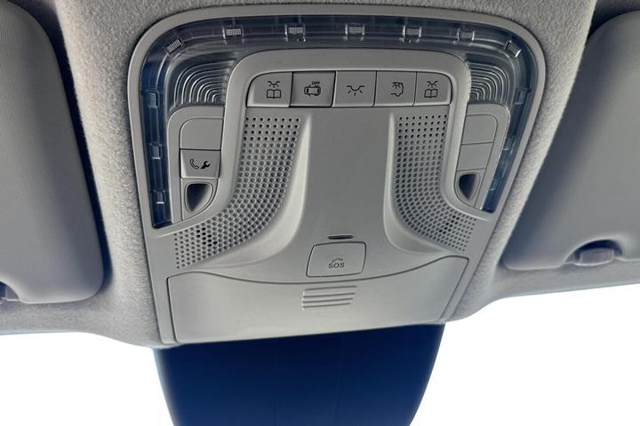 Hvid Mercedes Vito 114 fra 2021
