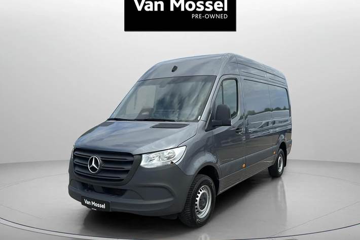 Grå Mercedes Sprinter 317 fra 2024