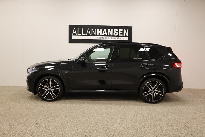 Sort BMW X5 fra 2022