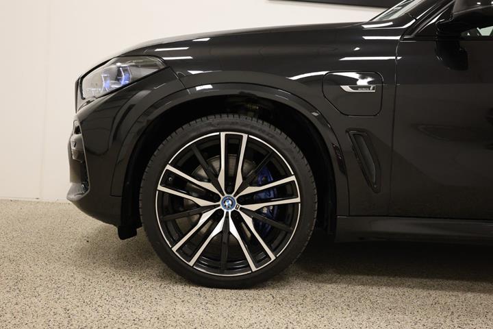 Sort BMW X5 fra 2022