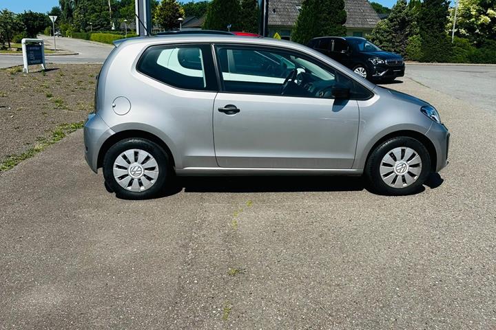Grå VW UP! fra 2018