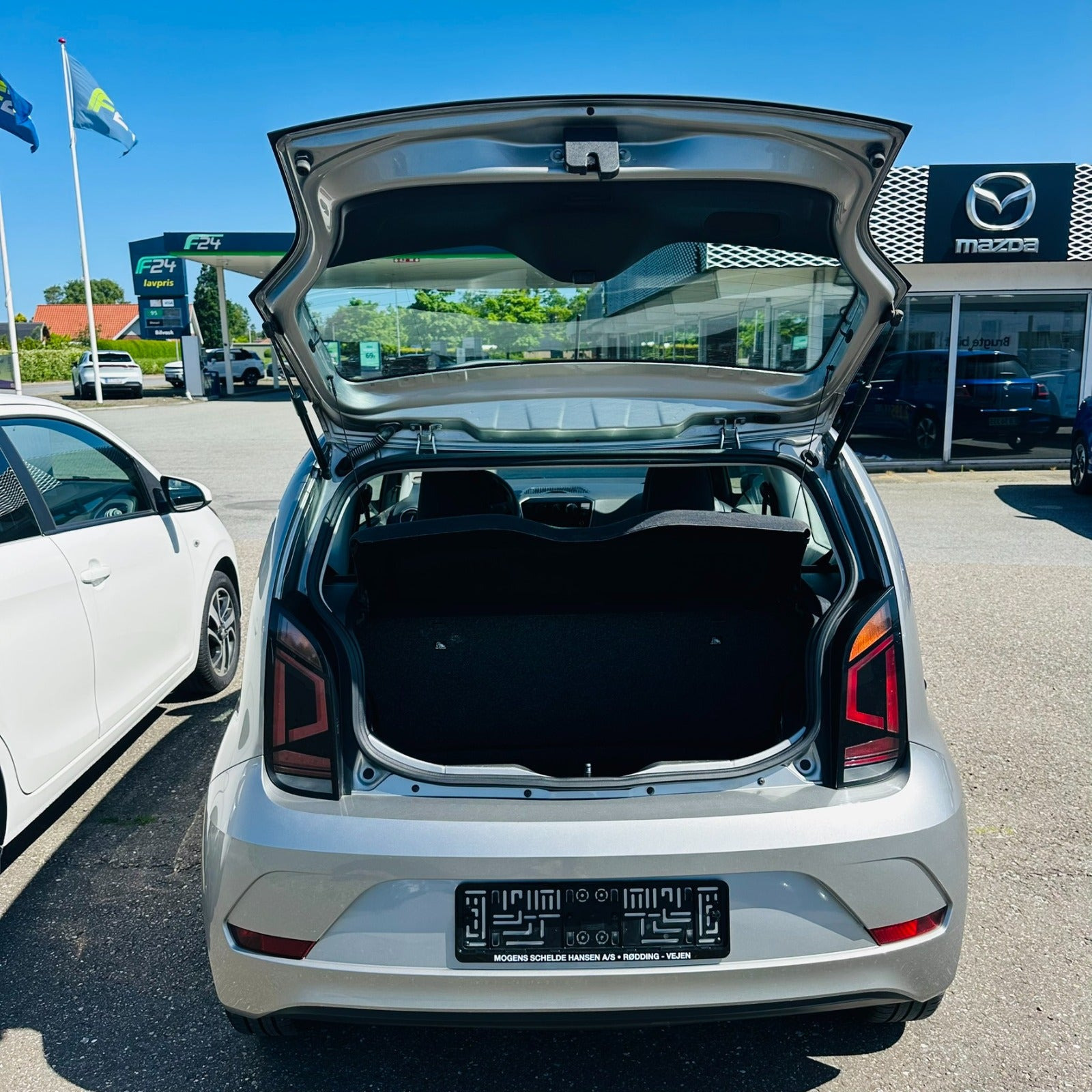 Grå VW UP! fra 2018