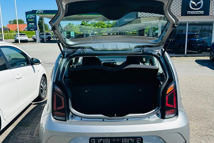 Grå VW UP! fra 2018
