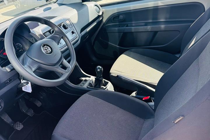 Grå VW UP! fra 2018