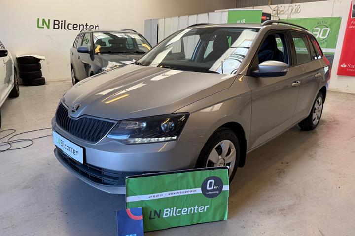 Beige Skoda Fabia fra 2016