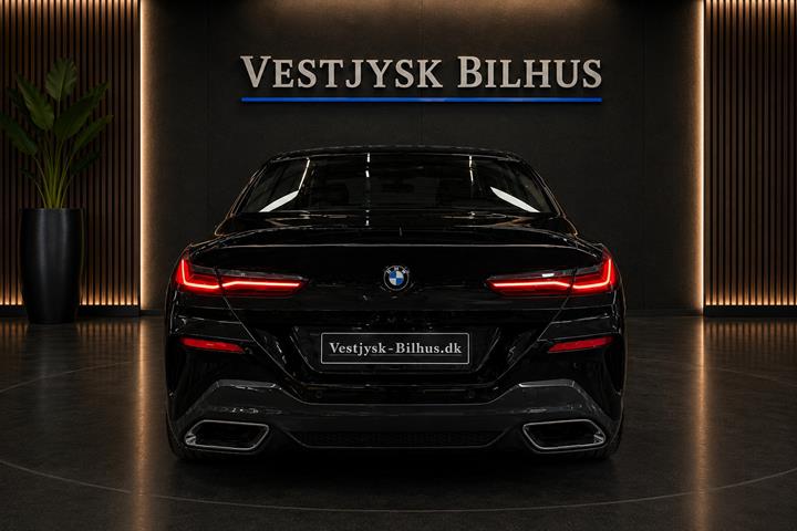 Sort BMW 840d fra 2019